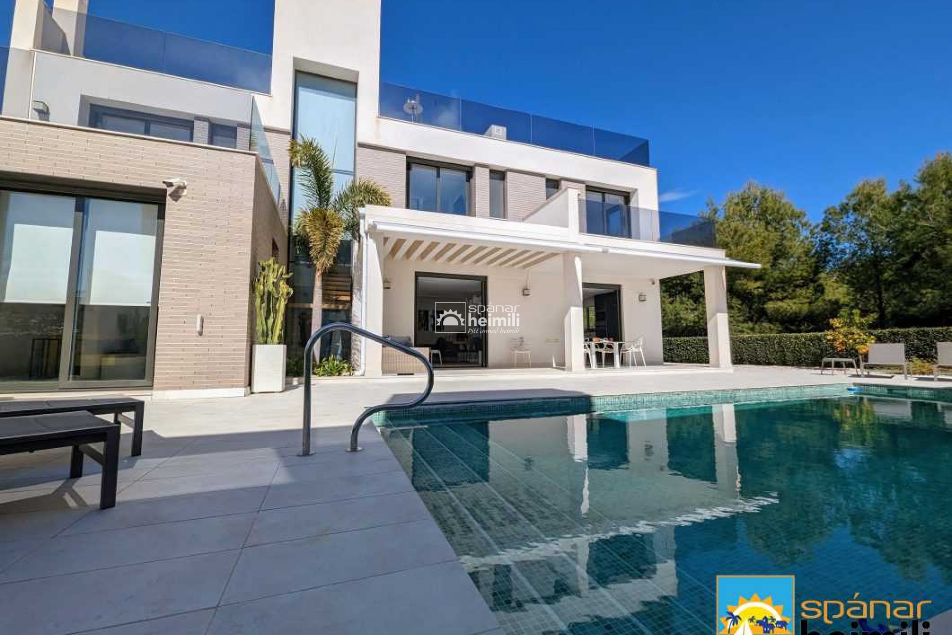 Videresalg - Villa -
Benidorm