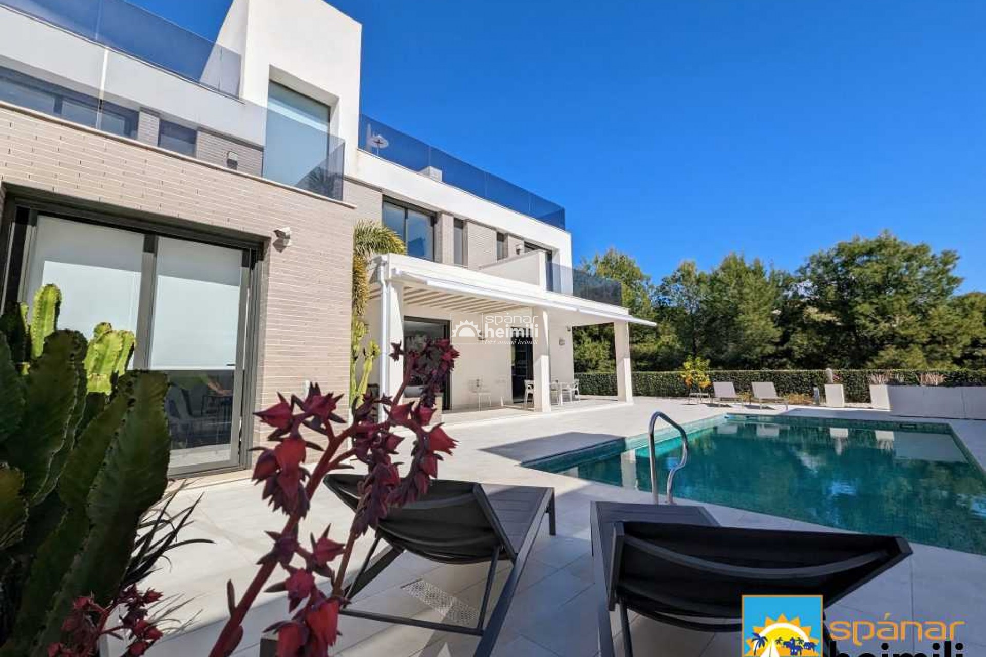 Videresalg - Villa -
Benidorm