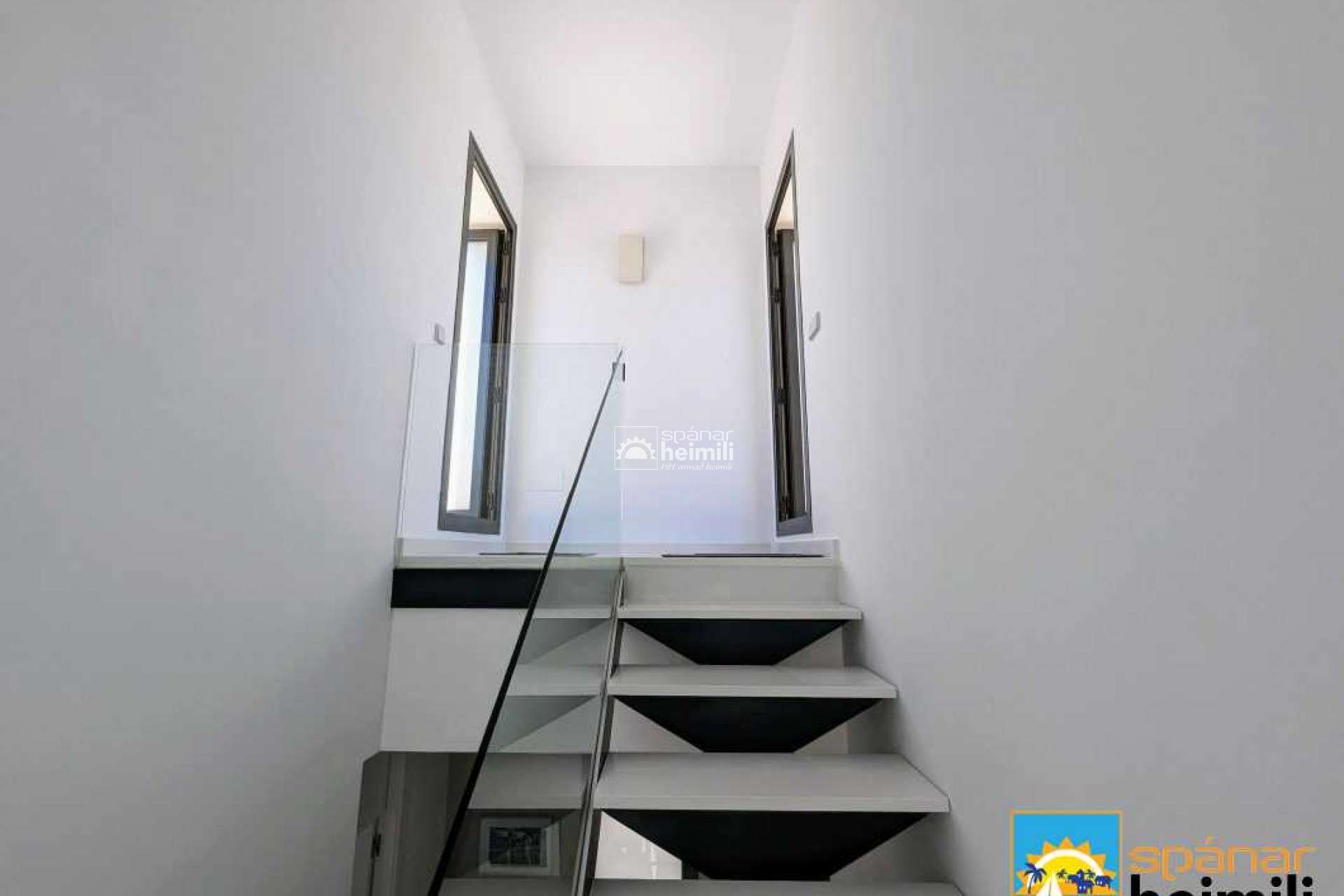 Videresalg - Villa -
Benidorm