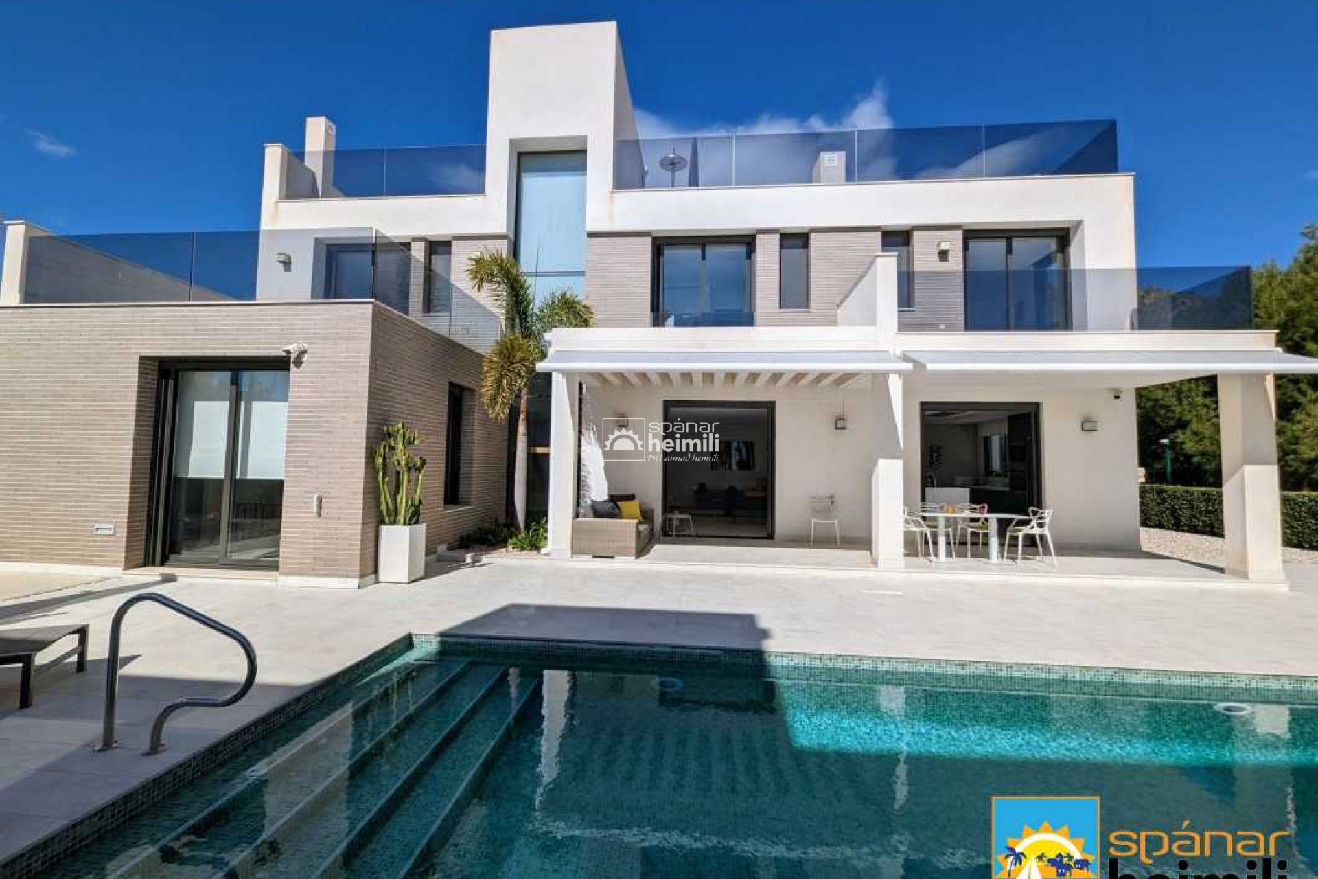 Videresalg - Villa -
Benidorm