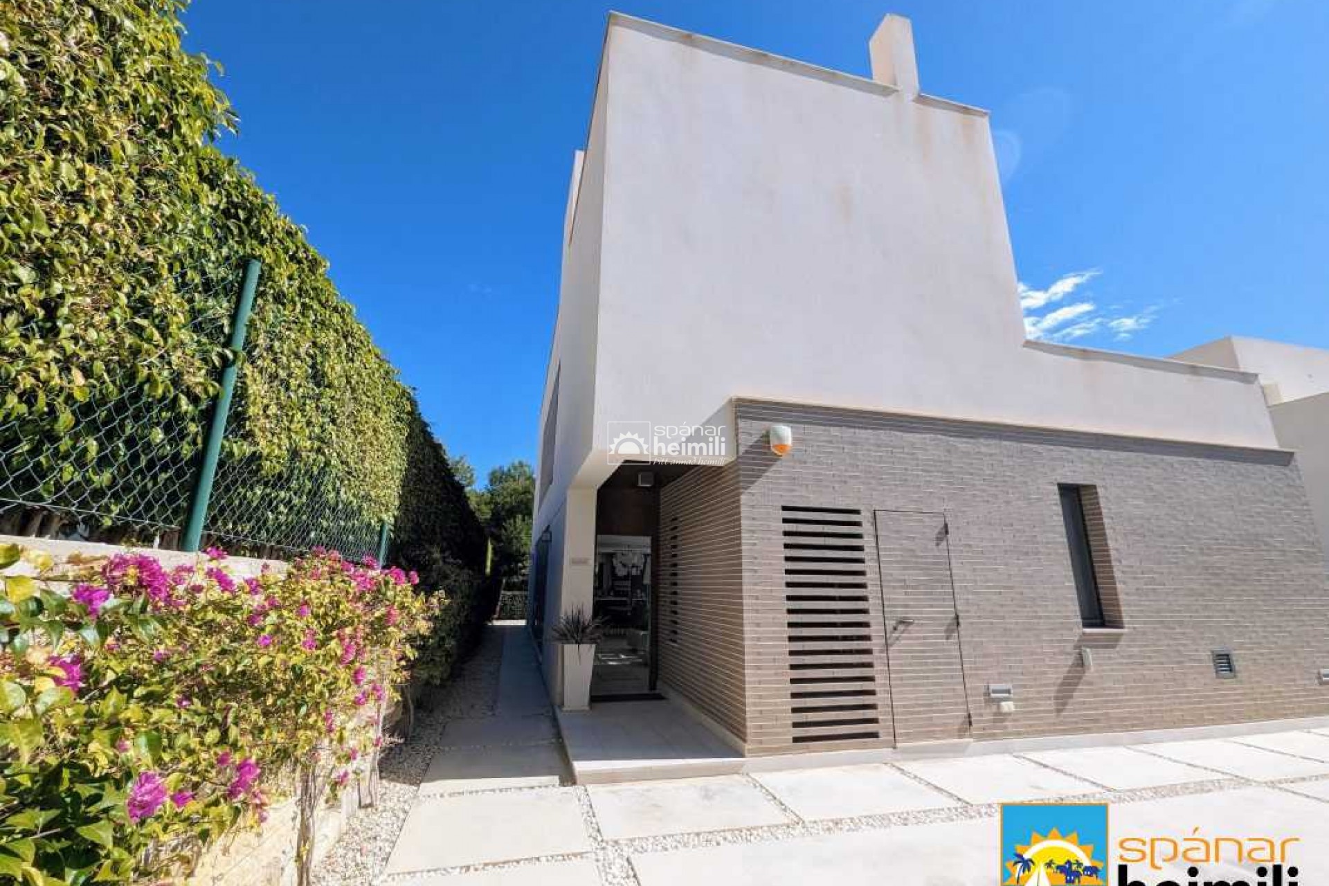 Videresalg - Villa -
Benidorm