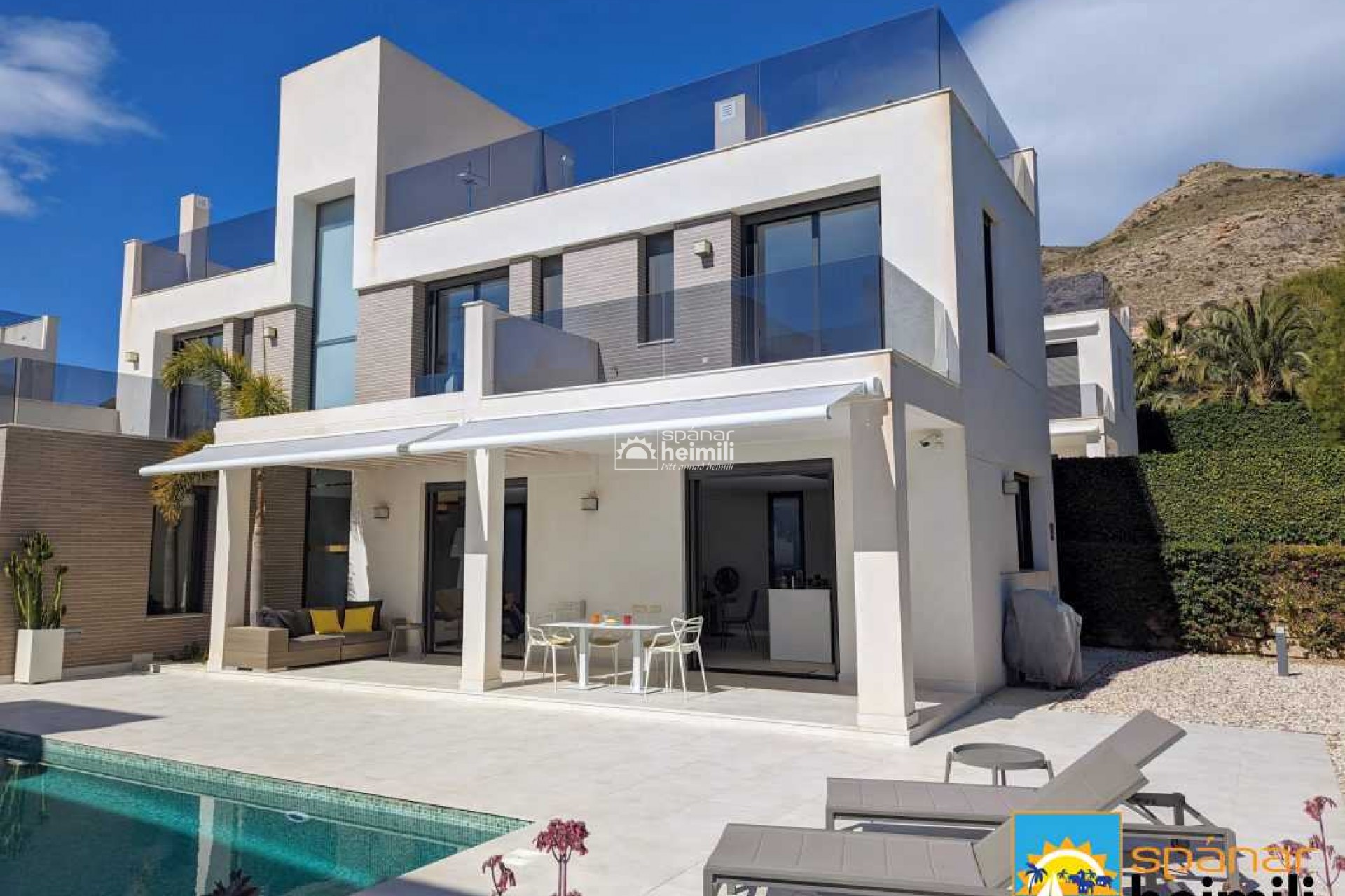 Videresalg - Villa -
Benidorm