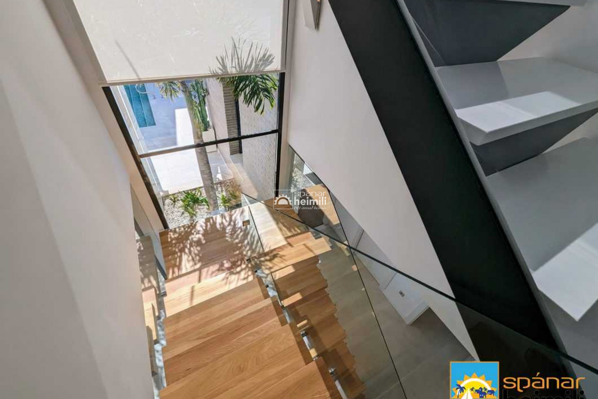 Videresalg - Villa -
Benidorm