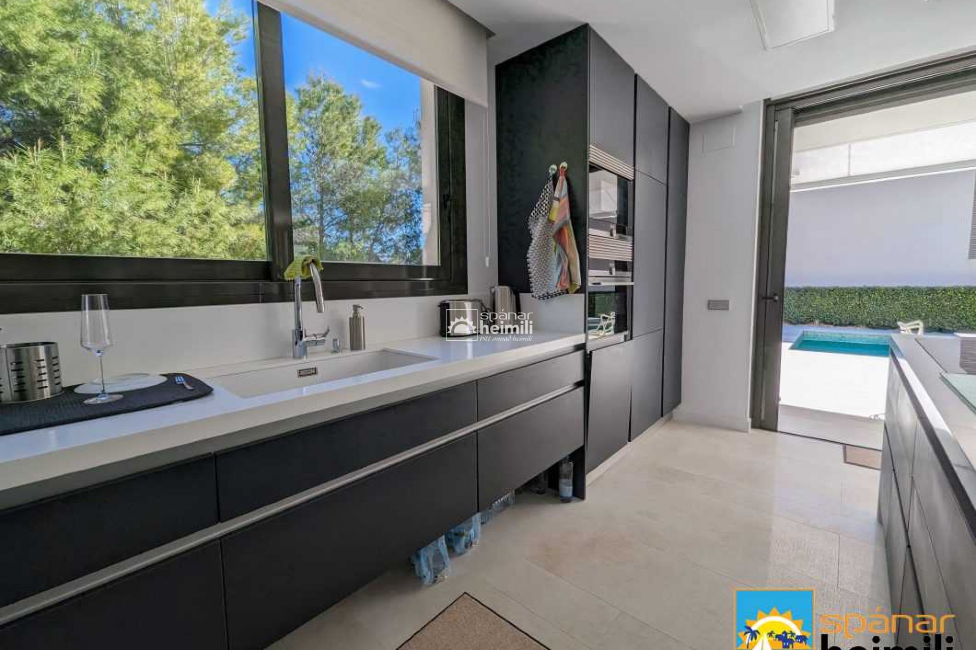 Videresalg - Villa -
Benidorm