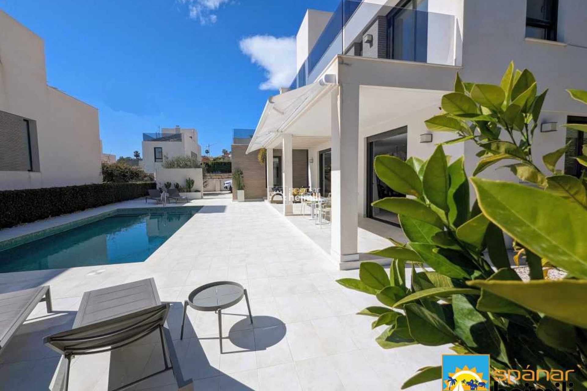 Videresalg - Villa -
Benidorm