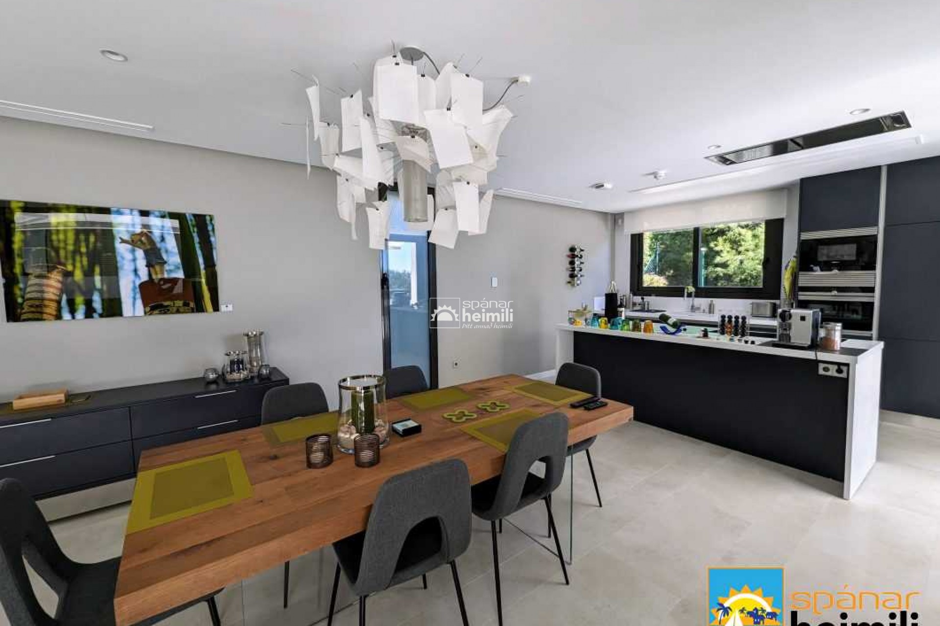 Videresalg - Villa -
Benidorm