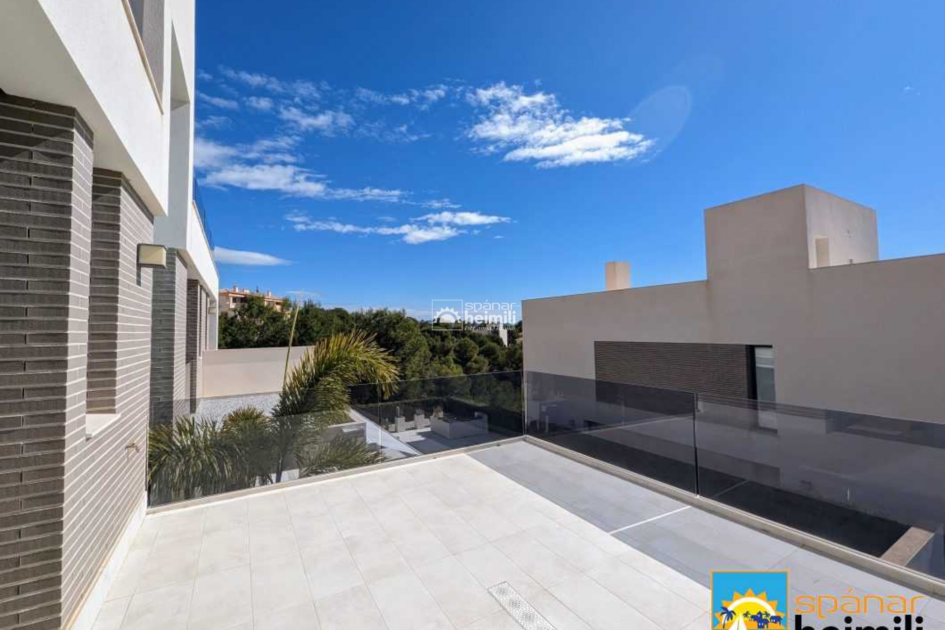 Videresalg - Villa -
Benidorm