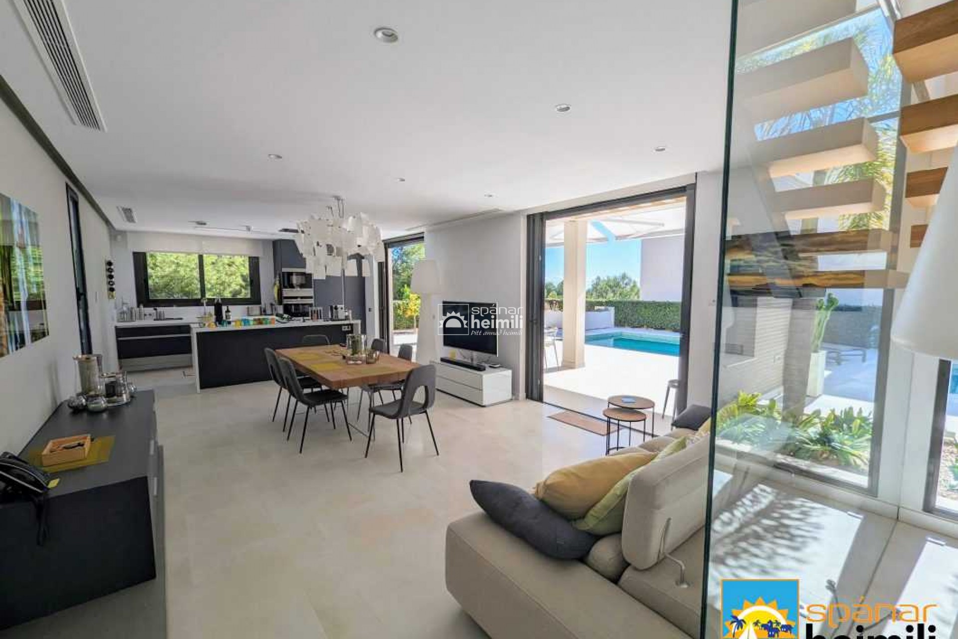 Videresalg - Villa -
Benidorm