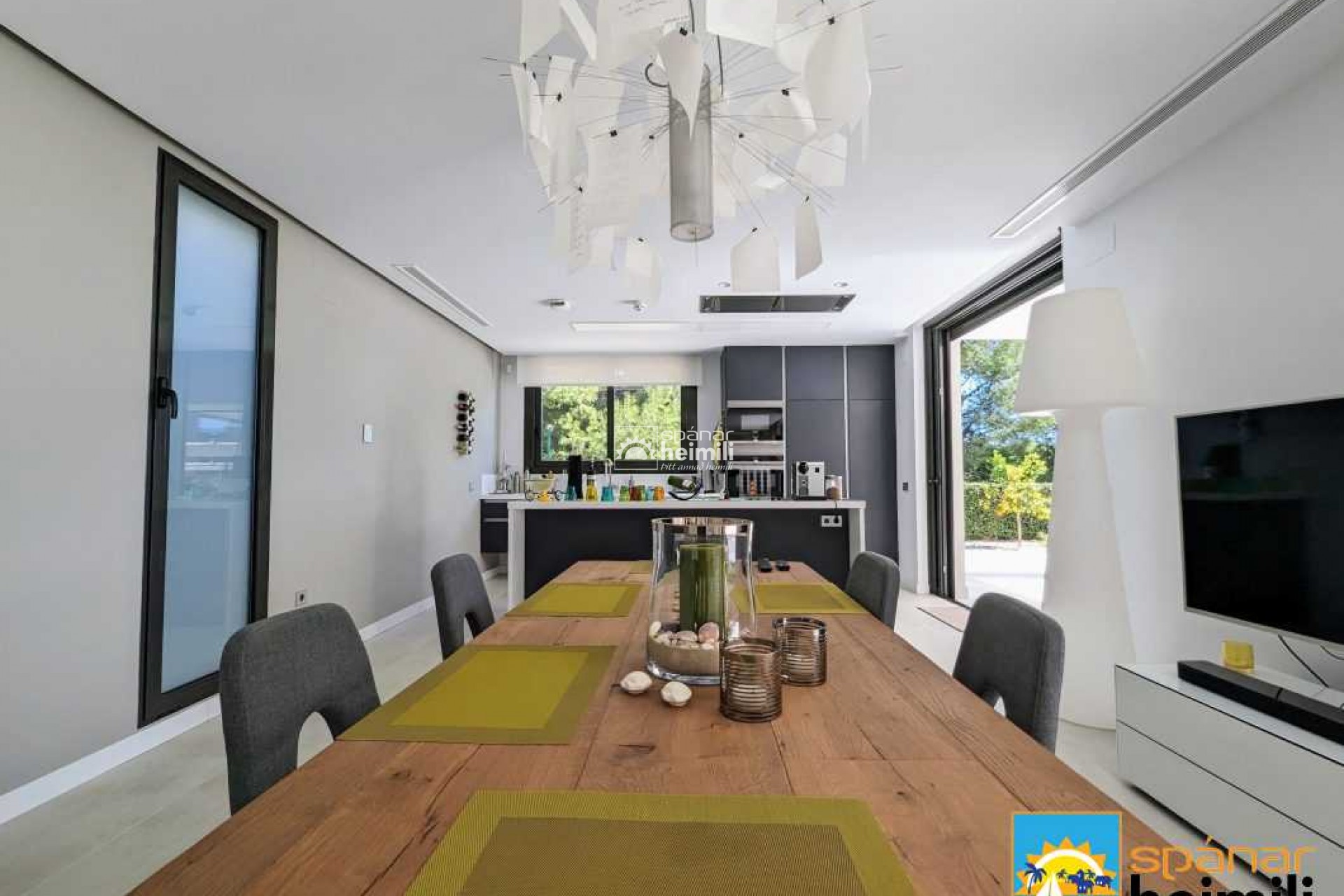 Videresalg - Villa -
Benidorm