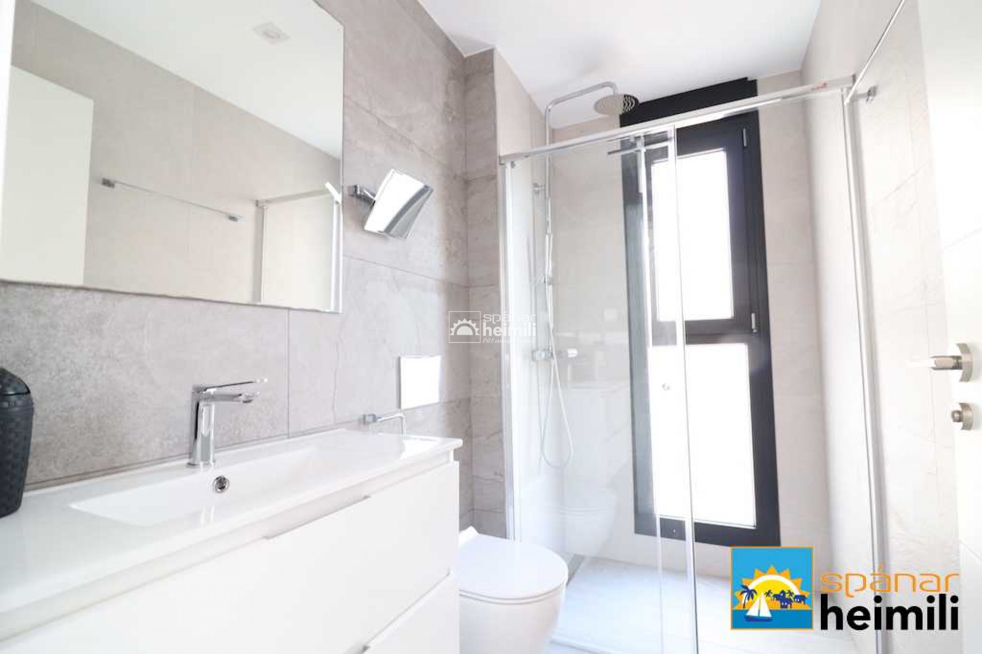 Videresalg - Villa -
Cabo Roig