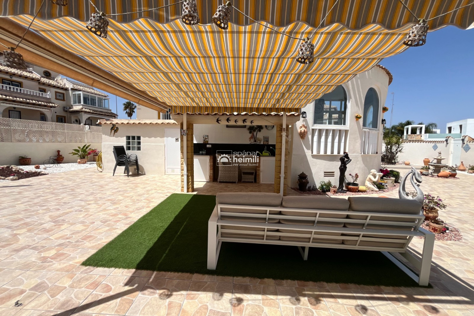 Videresalg - Villa -
Cabo Roig