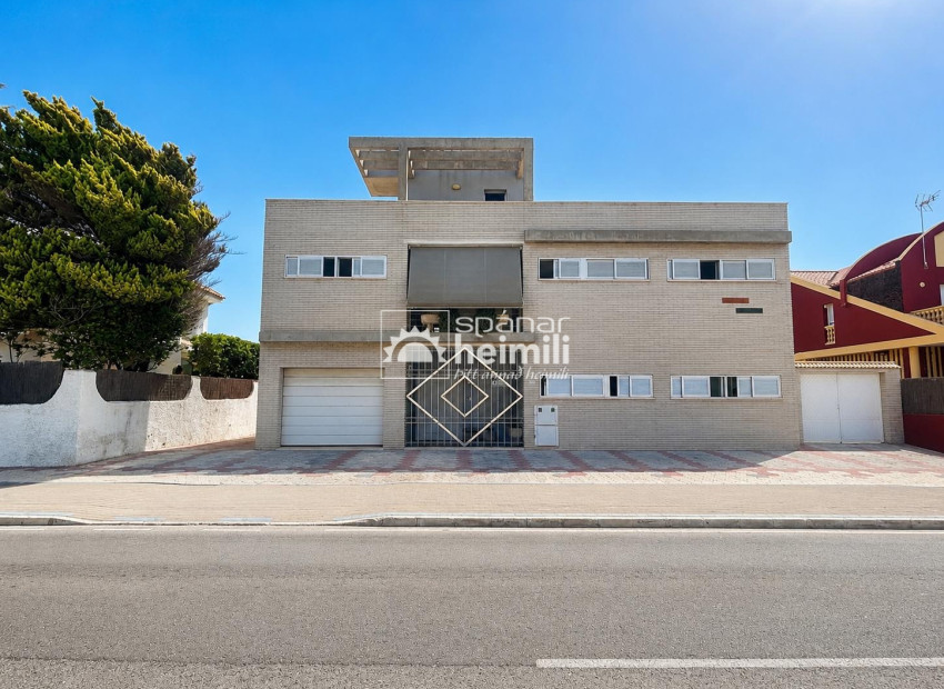 Videresalg - Villa -
La Manga del Mar Menor