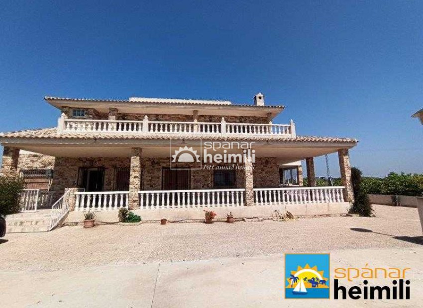 Videresalg - Villa -
San Miguel