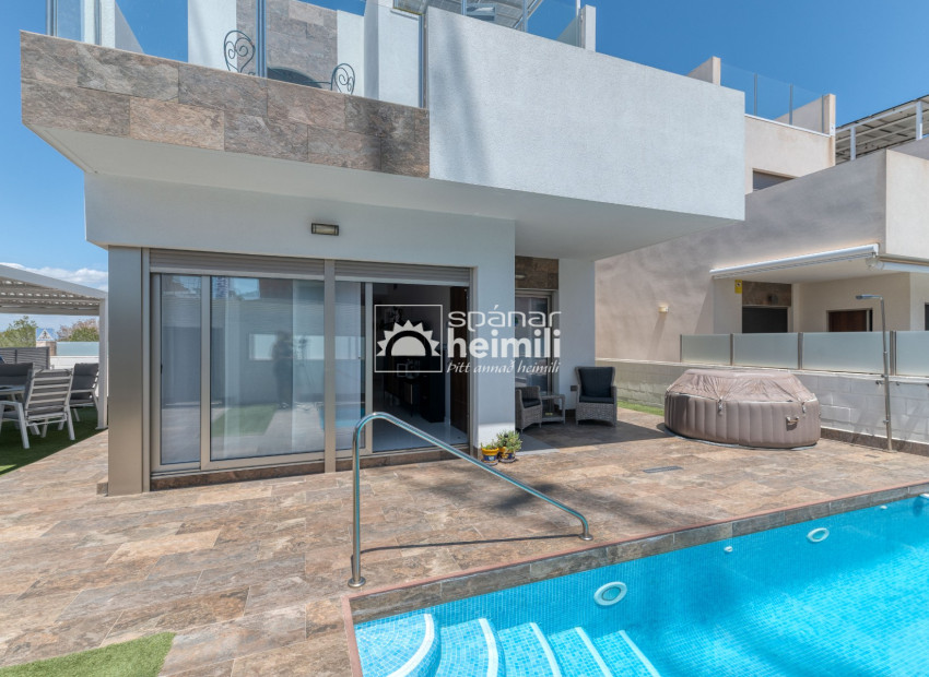 Videresalg - Villa -
Villamartin