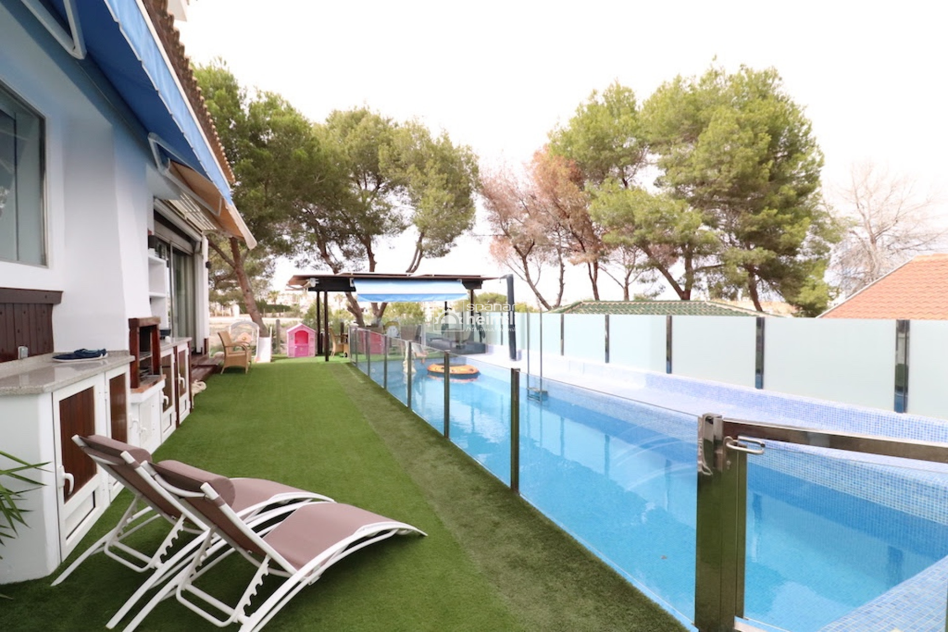 Videresalg -  -
Villamartin