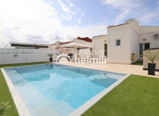 Villa - Herverkoop -
            Torrevieja - 2138