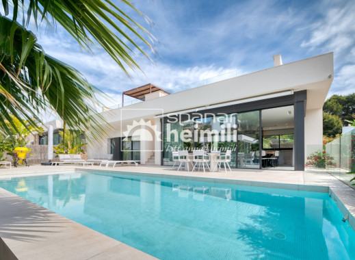 Villa - Reventa - Las Colinas -
                Las Colinas