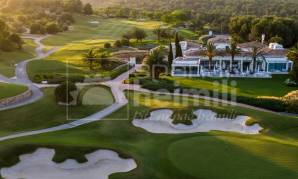 Las Colinas Golf & Country Club