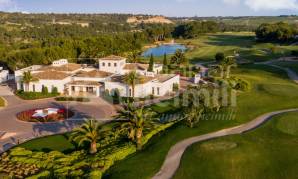 Las Colinas Golf & Country Club