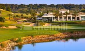 Las Colinas Golf & Country Club