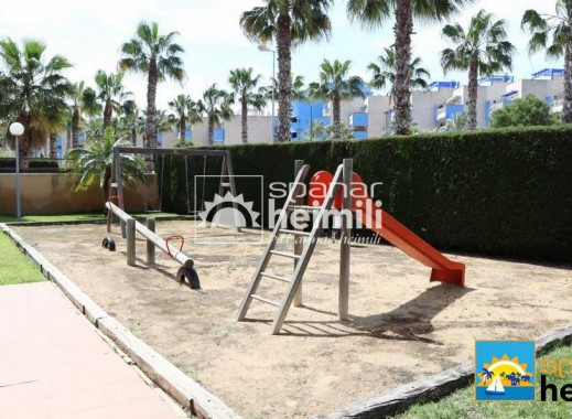 Herverkoop - Geschakelde woning -
Cabo Roig