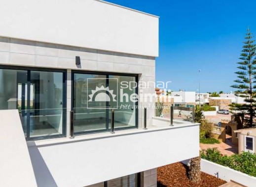 New Build - Detached house -
Cabo Roig