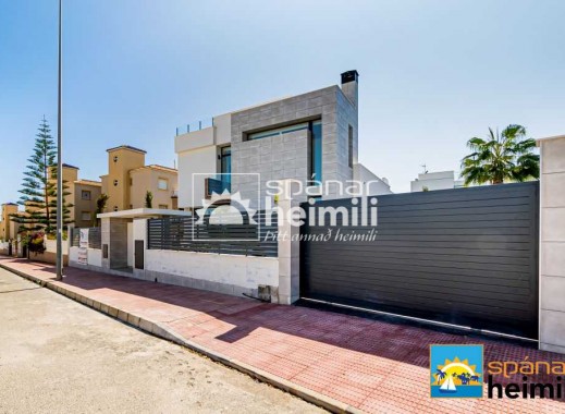 New Build - Detached house -
Cabo Roig