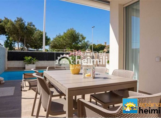 Videresalg - Villa -
Torrevieja