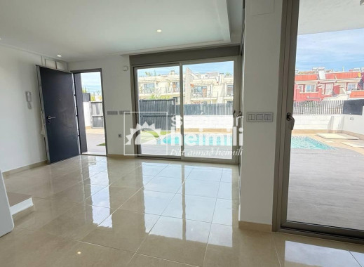 Videresalg - Villa -
Villamartin