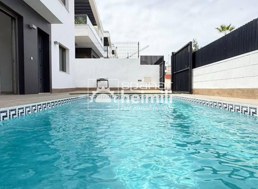 Videresalg - Villa -
Villamartin