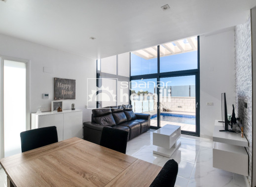 Endursala - Einbýli -
Cabo Roig