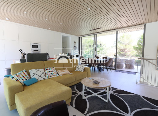 Endursala - Einbýli -
Las Colinas