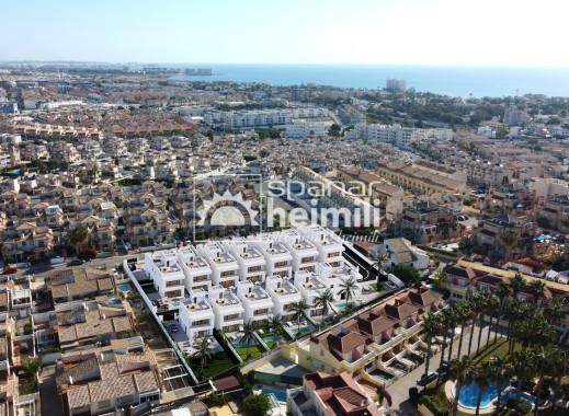 Nowy budynek - Willa -
La Zenia