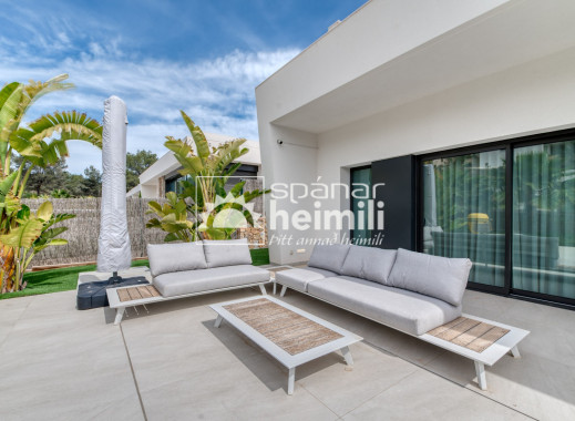 Reventa - Villa -
Las Colinas