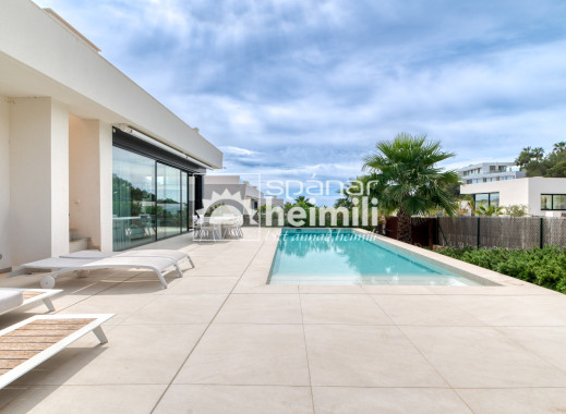 Reventa - Villa -
Las Colinas