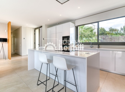 Reventa - Villa -
Las Colinas