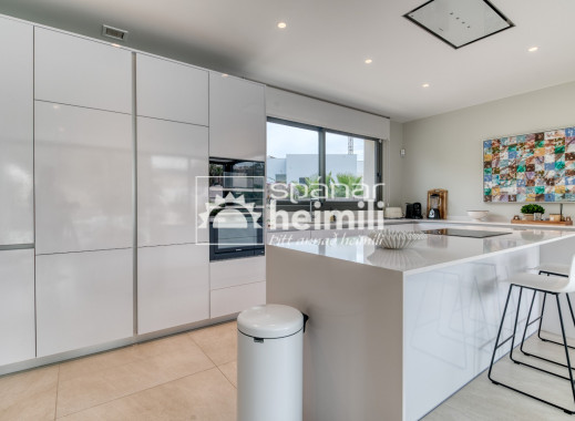 Reventa - Villa -
Las Colinas