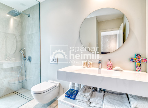 Reventa - Villa -
Las Colinas