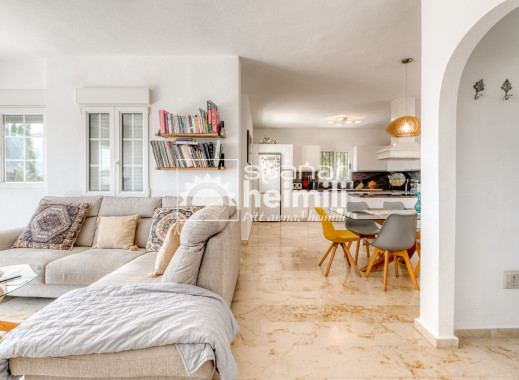 Reventa - Villa -
Campoamor/Las Ramblas