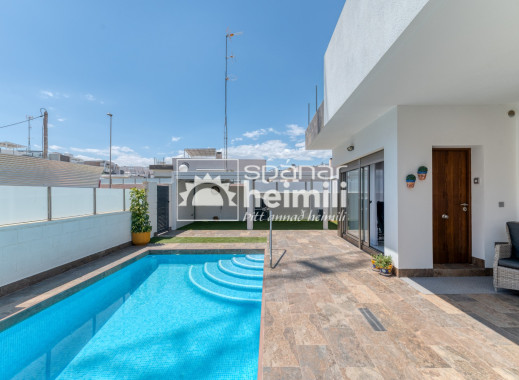 Endursala - Einbýli -
Villamartin