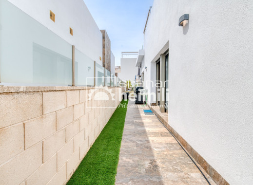 Endursala - Einbýli -
Villamartin