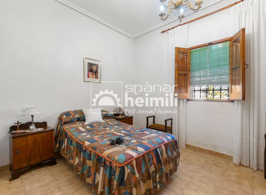 Endursala - Sveitabýli -
Orihuela - Orihuelaborg og nærsvæði