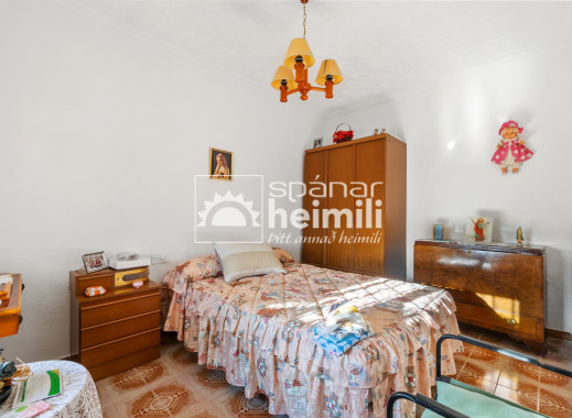 Endursala - Sveitabýli -
Orihuela - Orihuelaborg og nærsvæði