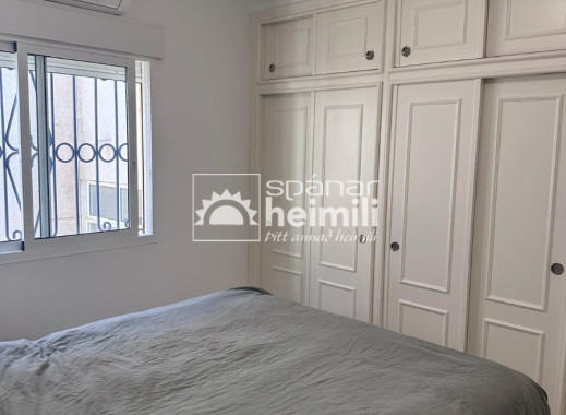 Videresalg - Lejlighed -
Punta Prima