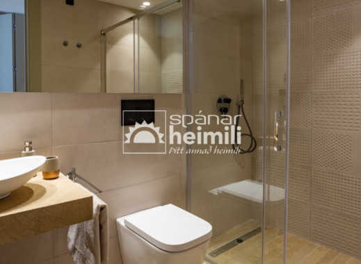 Nýbygging - Efri/neðri íbúð -
La Finca