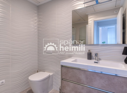 Endursala - Íbúð í fjölbýli -
Punta Prima