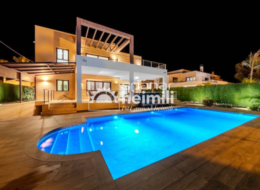 Odsprzedaż - Willa -
Cabo Roig