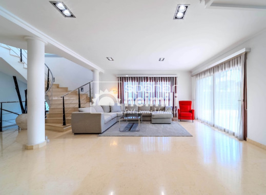 Odsprzedaż - Willa -
Cabo Roig