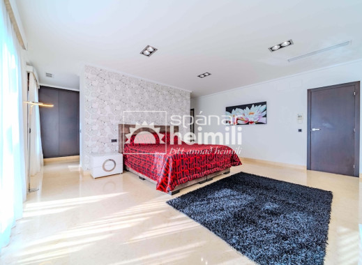 Odsprzedaż - Willa -
Cabo Roig