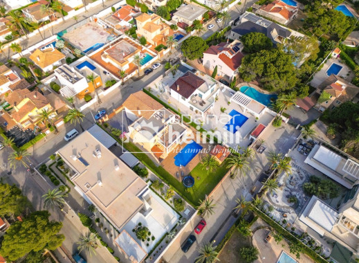 Odsprzedaż - Willa -
Cabo Roig